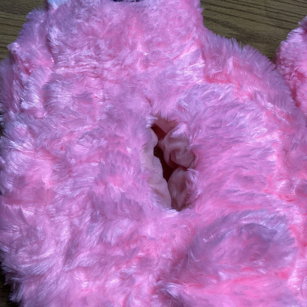 Pink Fuzzy Winter Time Slippers - T&S Outlets